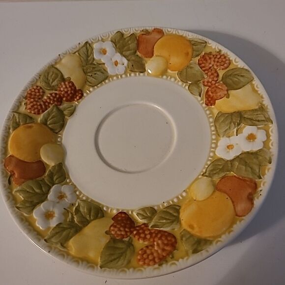 Set of Four Metlox Saucers - Picture 10 of 10